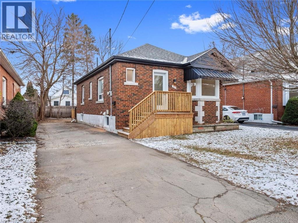 51 Woodbridge Road, Hamilton, ON, L8K 3C8