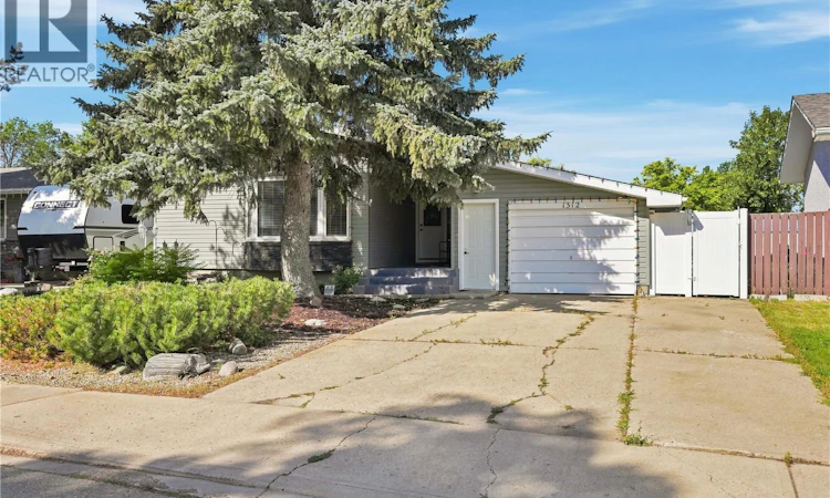 1312 King Crescent