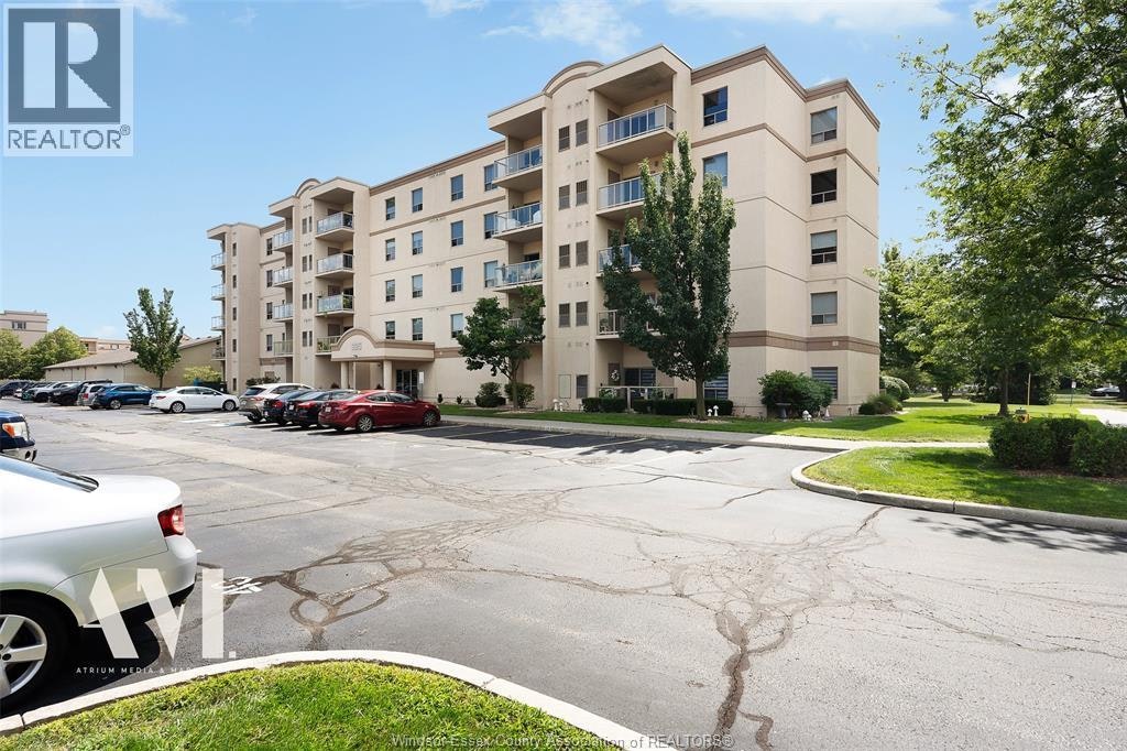 306-325 Village Grove, Tecumseh, ON, N8N 0B1