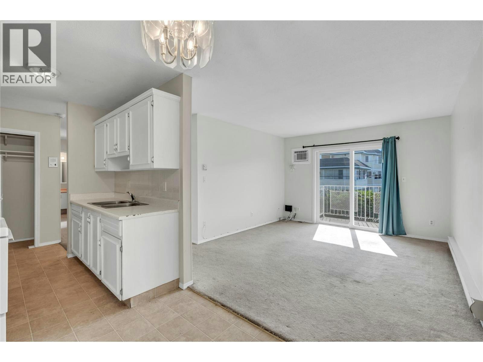 208-198 Roy Avenue - 3
