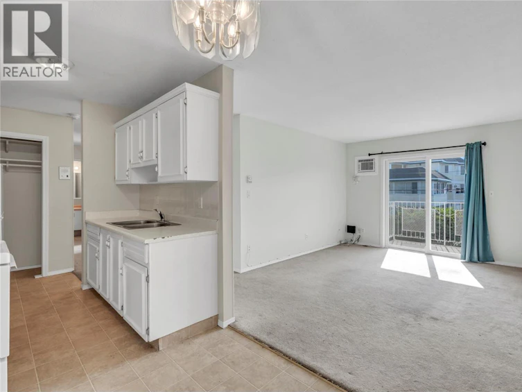 208-198 Roy Avenue, Penticton, BC, V2A 3M9 - 3