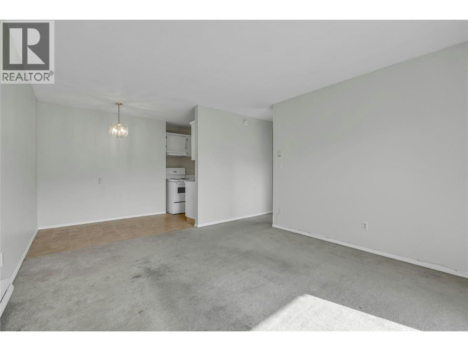 208-198 Roy Avenue, Penticton, BC, V2A 3M9 - 11