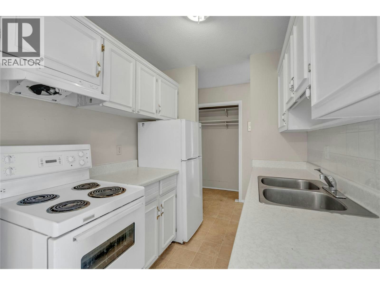 208-198 Roy Avenue, Penticton, BC, V2A 3M9 - 6