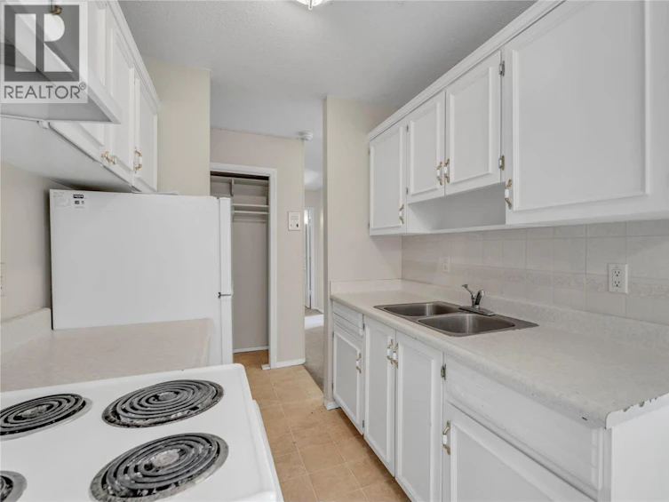 208-198 Roy Avenue, Penticton, BC, V2A 3M9 - 7