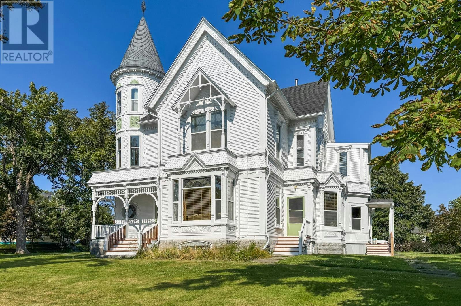 53 Park Street, Yarmouth, NS, B5A 2A9