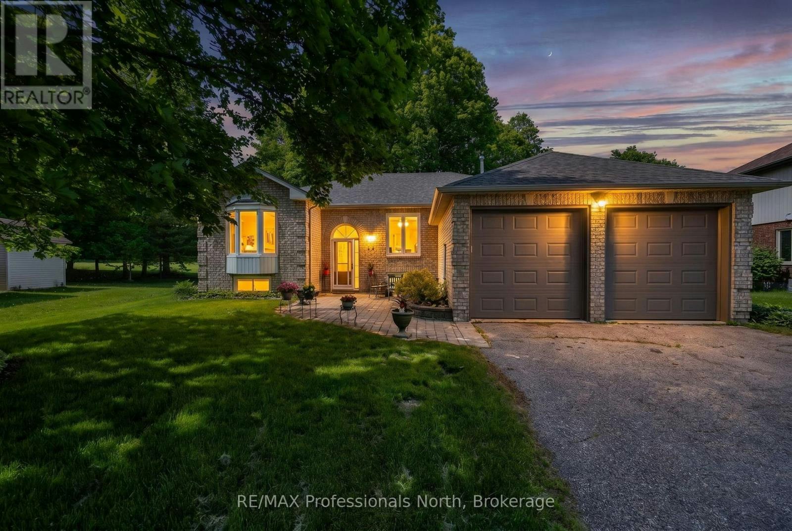 48 Fairway Crescent, Wasaga Beach, ON, L9Z 1B8