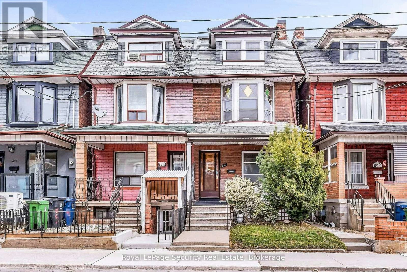 667 Ossington Avenue, Toronto, ON, M6G 3T6