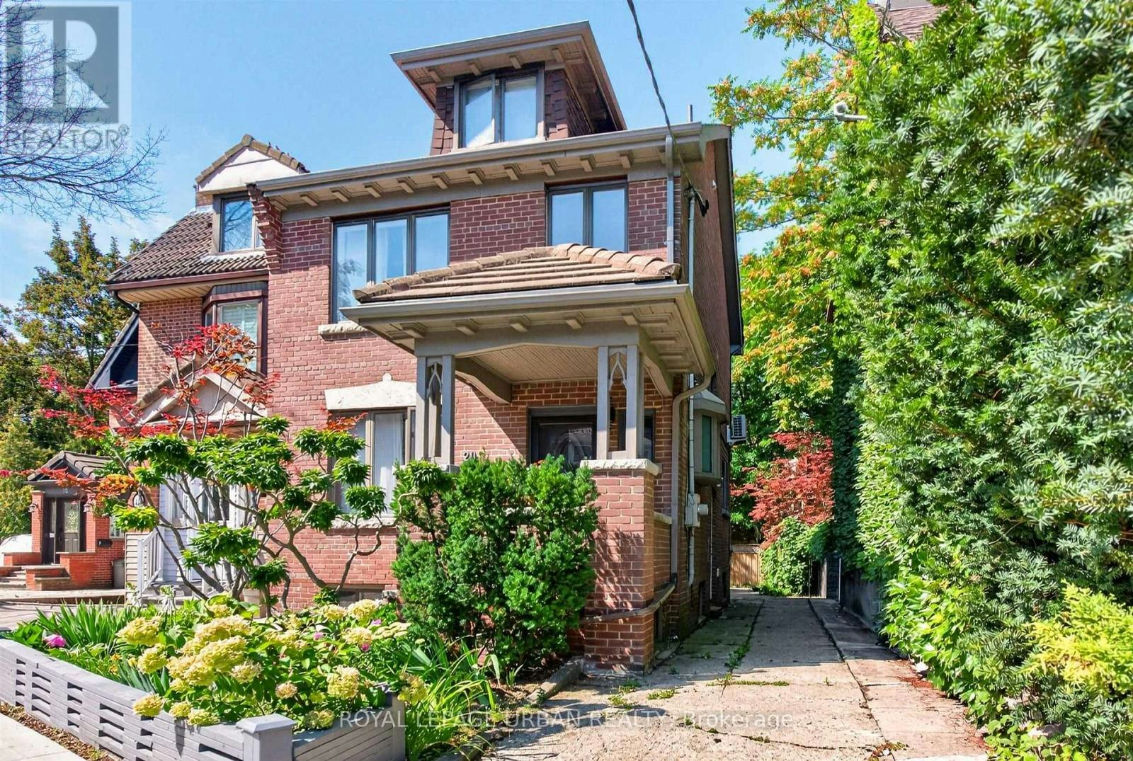 20 Cambridge Avenue, Toronto, ON, M4K 2L1