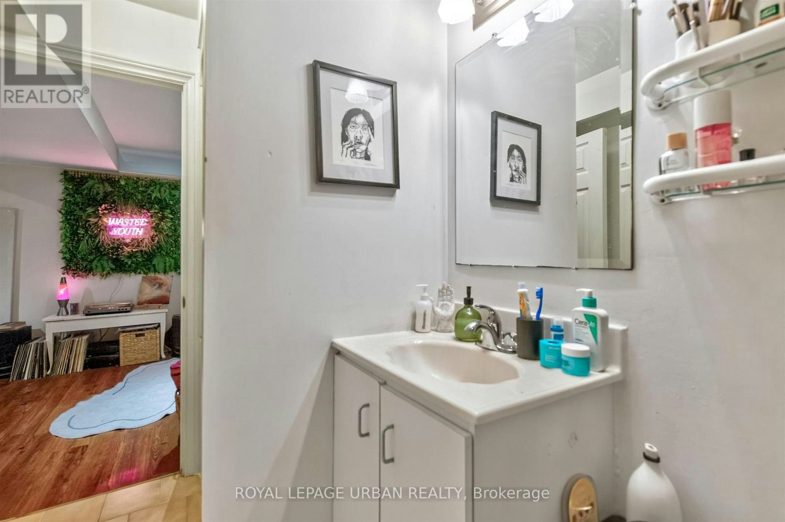 20 Cambridge Avenue, Toronto, ON, M4K 2L1 - 23