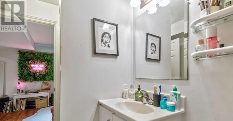 20 Cambridge Avenue, Toronto, ON, M4K 2L1 - 23