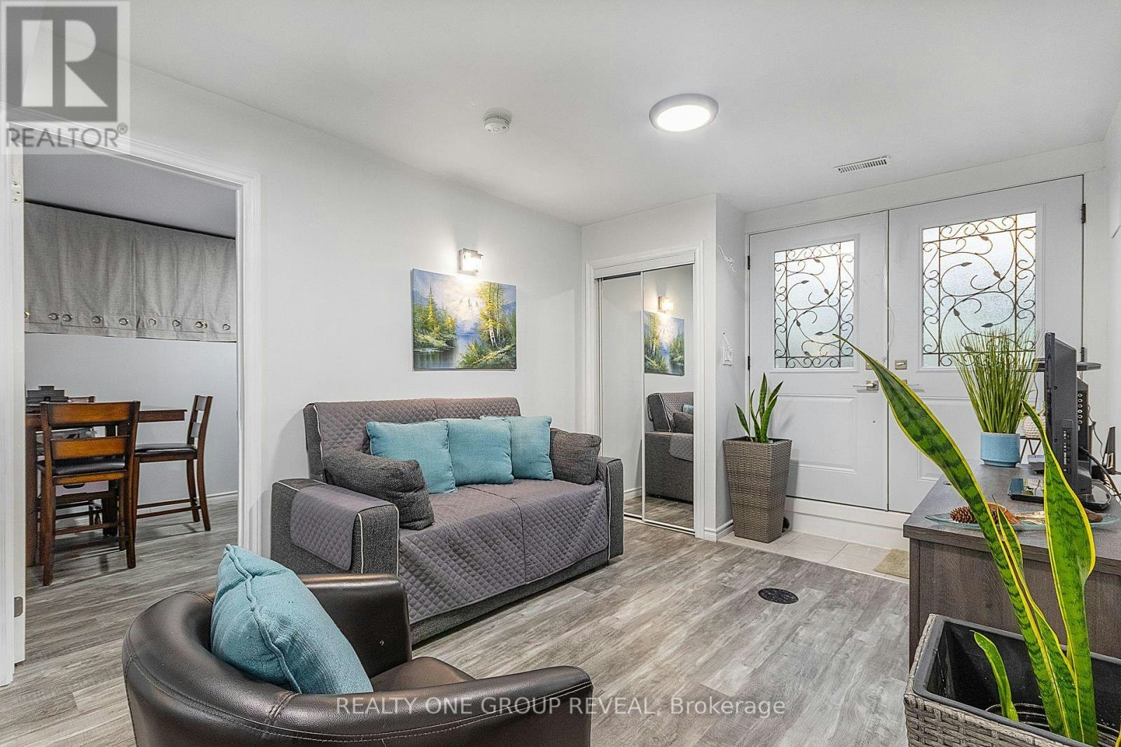 LOWER-524 Simcoe Street S, Oshawa, ON, L1H 4J8