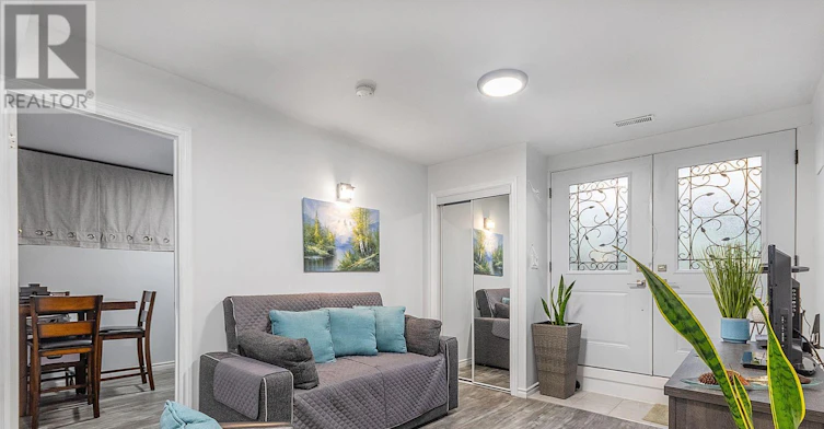 LOWER-524 Simcoe Street S, Oshawa, ON, L1H 4J8