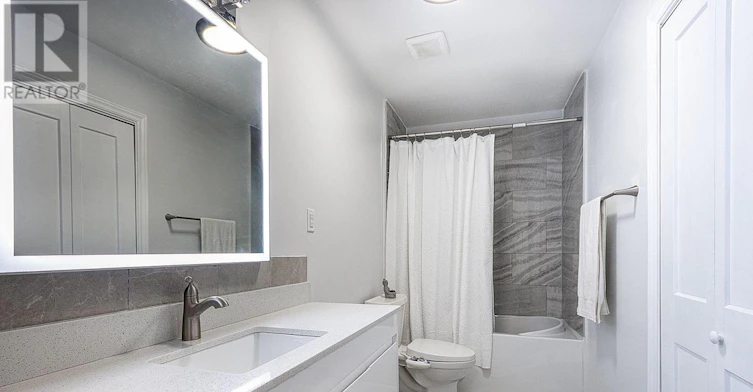 LOWER-524 Simcoe Street S, Oshawa, ON, L1H 4J8 - 5