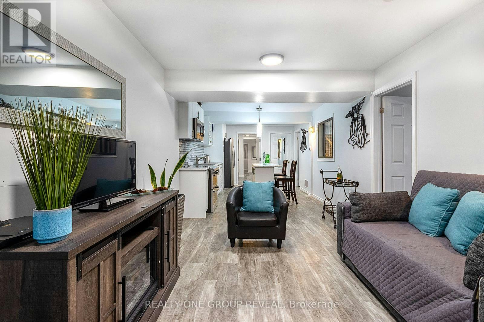 LOWER-524 Simcoe Street S, Oshawa, ON, L1H 4J8 - 2