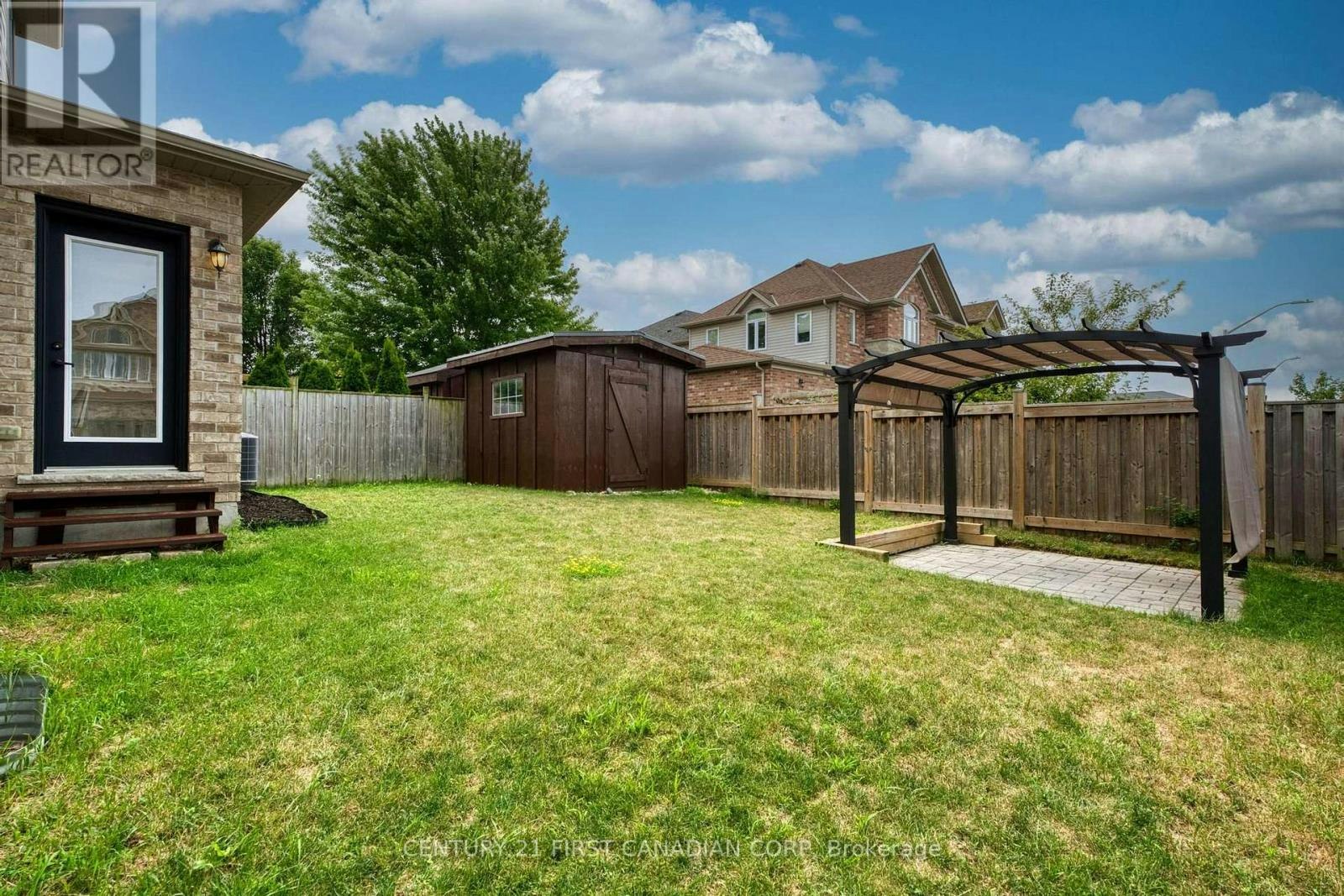 UPPER UNIT-2023 Jubilee Drive, London, ON, N6G 0H7 - 36