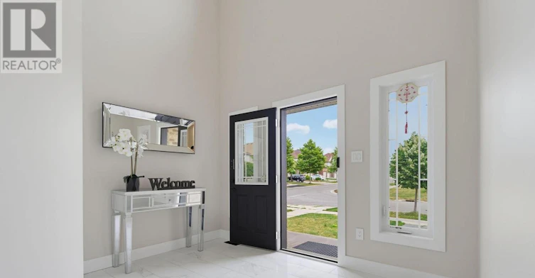 UPPER UNIT-2023 Jubilee Drive, London, ON, N6G 0H7 - 4