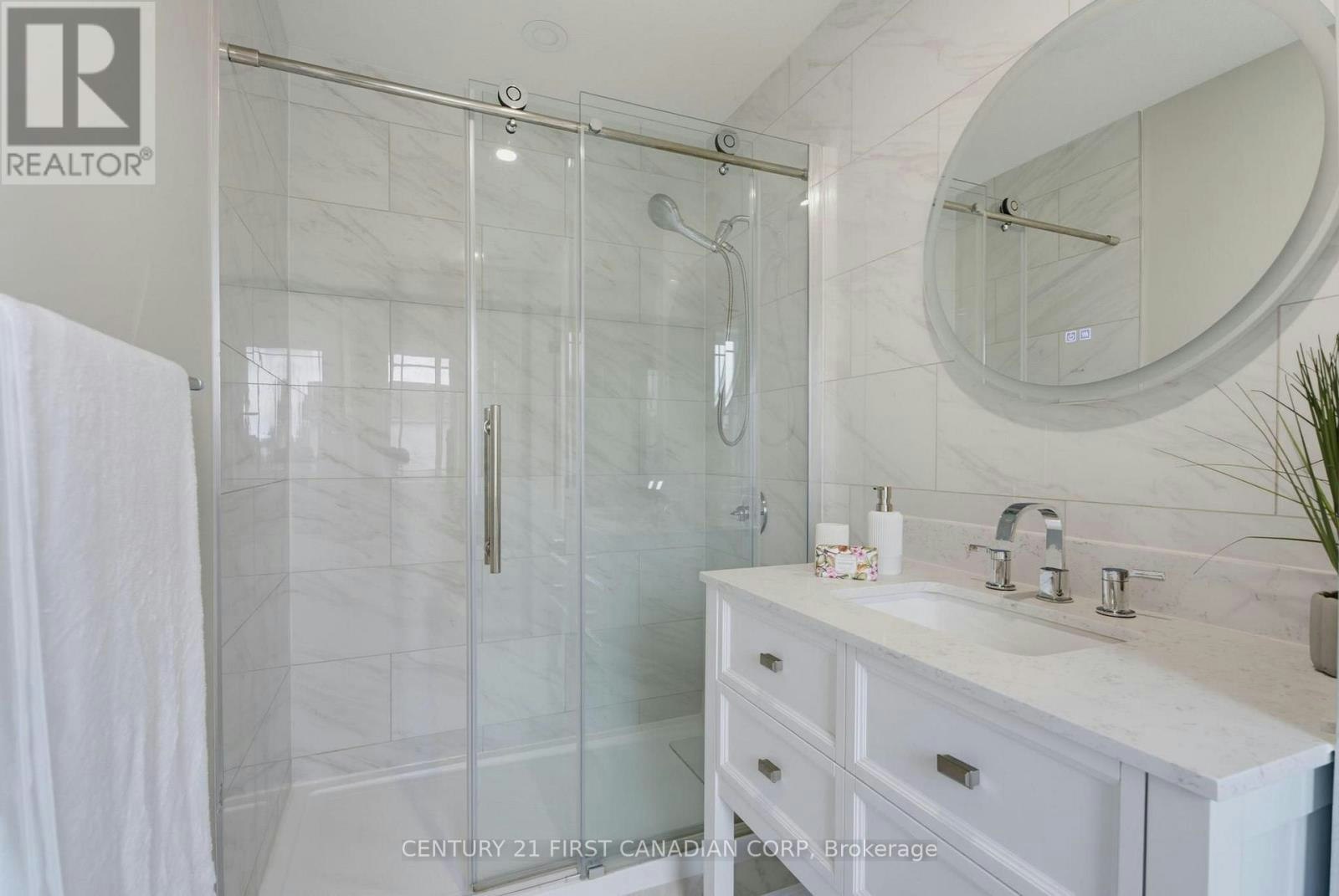 UPPER UNIT-2023 Jubilee Drive, London, ON, N6G 0H7 - 32