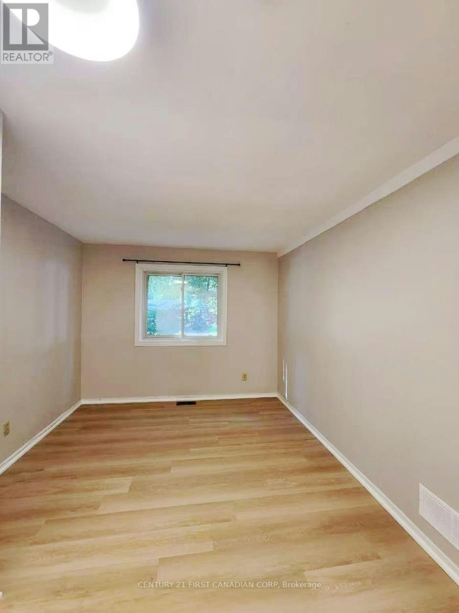 UPPER LEVEL-711 Algoma Avenue, London, ON, N5X 1W4 - 16