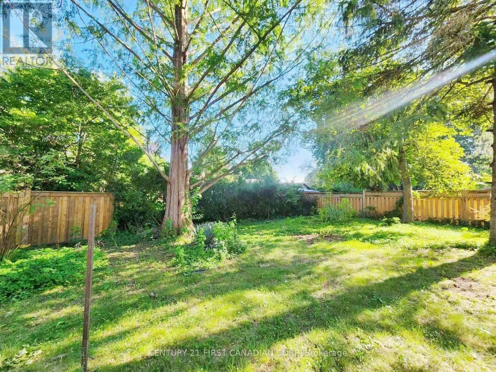 UPPER LEVEL-711 Algoma Avenue, London, ON, N5X 1W4 - 23
