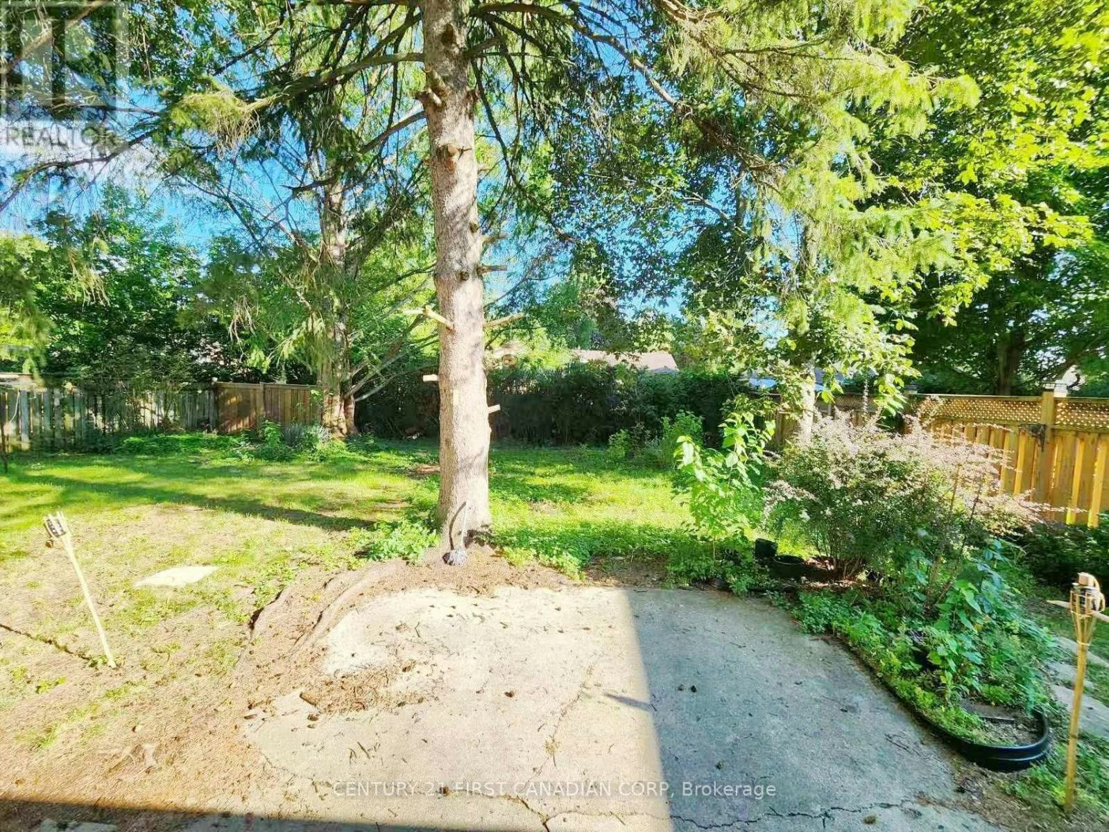 UPPER LEVEL-711 Algoma Avenue, London, ON, N5X 1W4 - 25