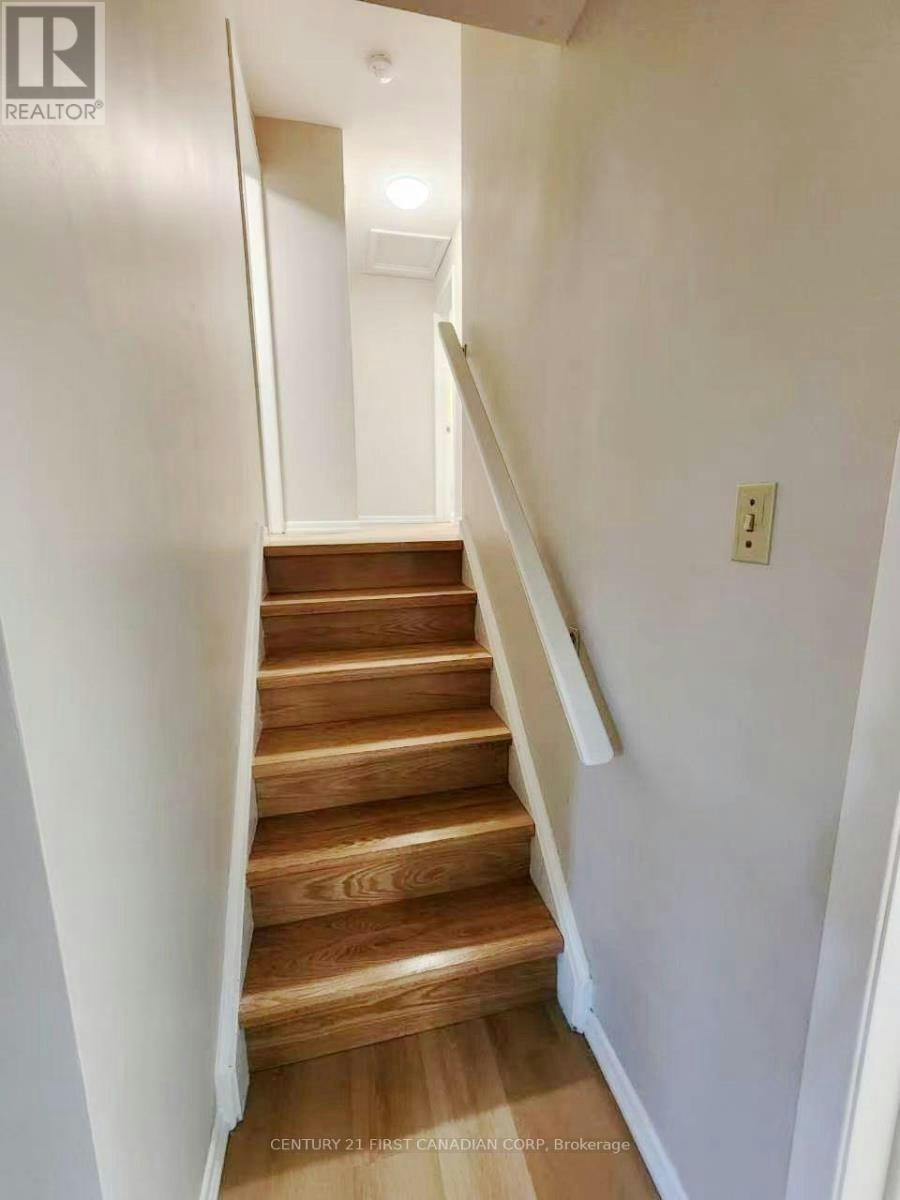 UPPER LEVEL-711 Algoma Avenue, London, ON, N5X 1W4 - 11