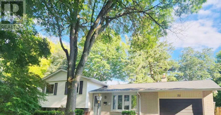 UPPER LEVEL-711 Algoma Avenue, London, ON, N5X 1W4