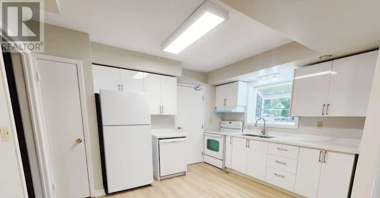 UPPER LEVEL-711 Algoma Avenue, London, ON, N5X 1W4 - 2