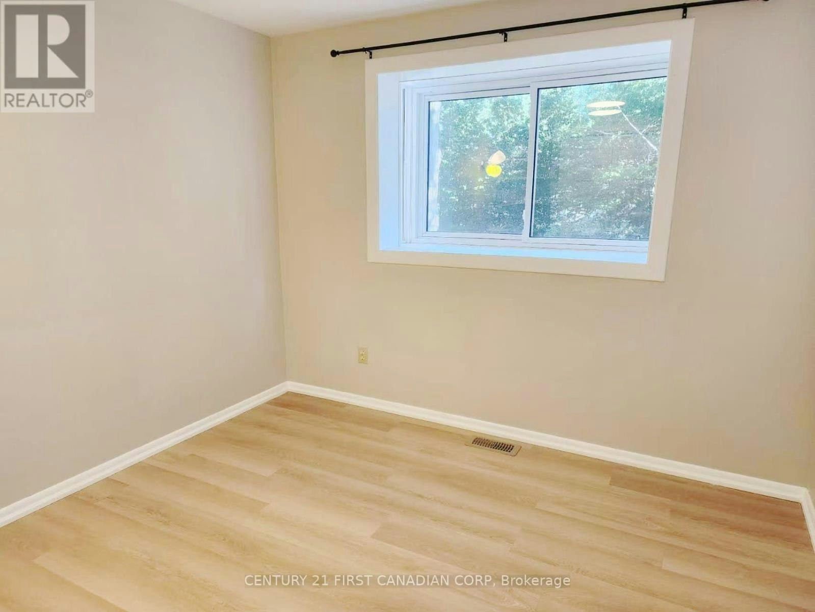 UPPER LEVEL-711 Algoma Avenue, London, ON, N5X 1W4 - 13