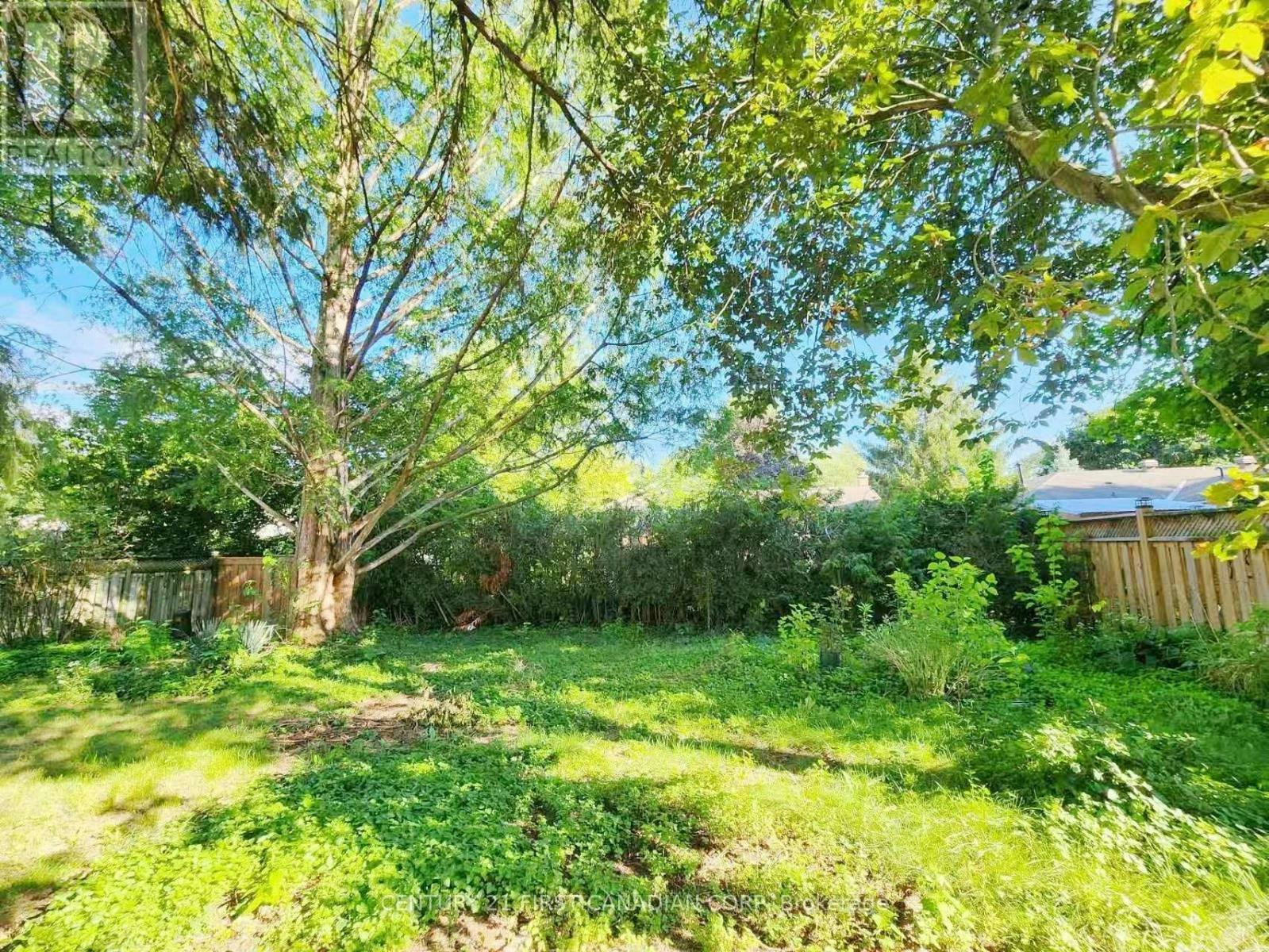 UPPER LEVEL-711 Algoma Avenue, London, ON, N5X 1W4 - 26