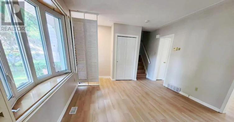 UPPER LEVEL-711 Algoma Avenue, London, ON, N5X 1W4 - 4
