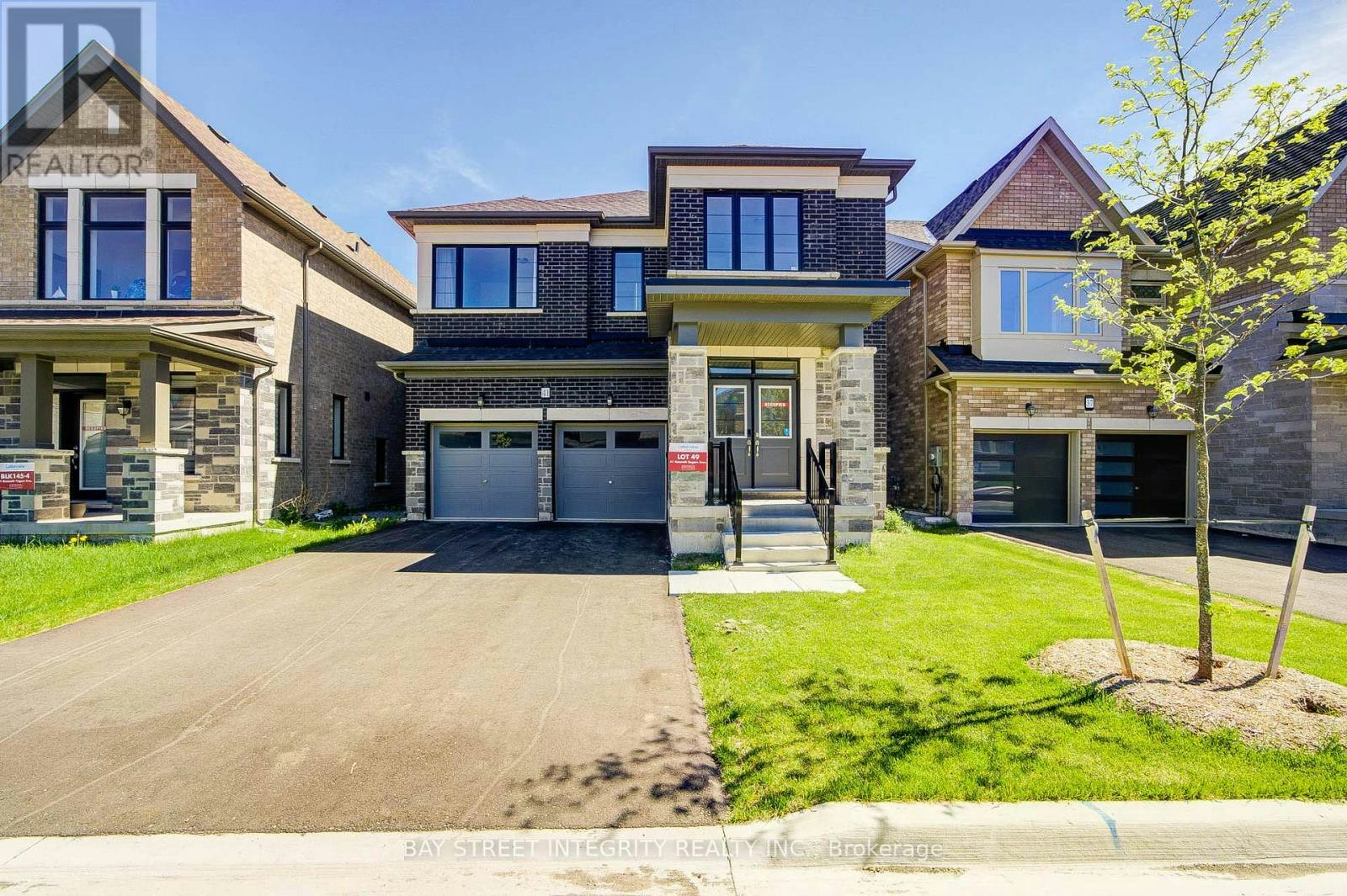 41 Kenneth Rogers Crescent, East Gwillimbury, ON, L9N 0S3