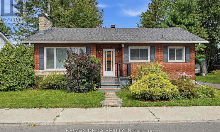 29 Catherine Street E