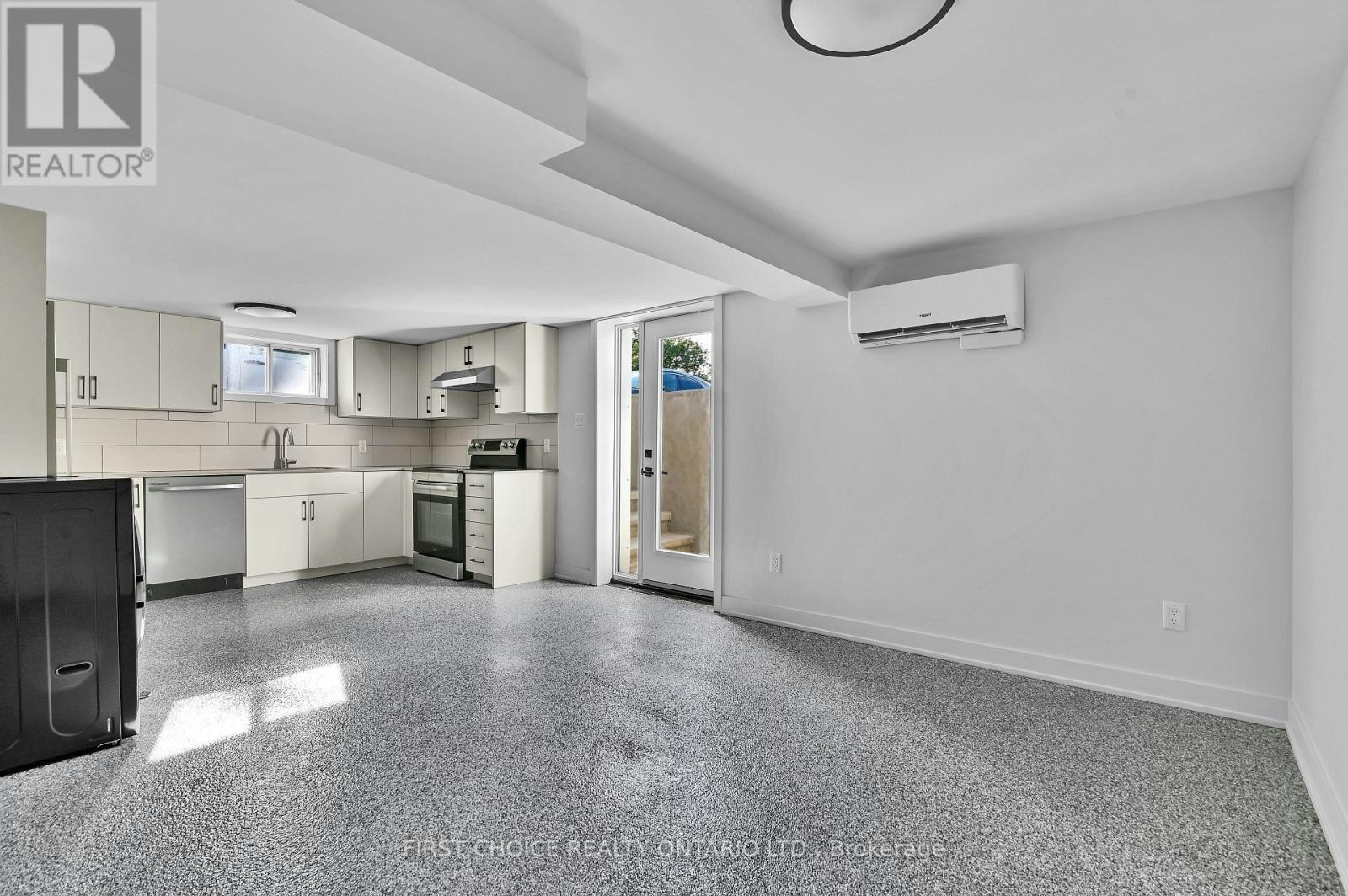 2-972 Dynes Road, Ottawa, ON, K2C 0G8 - 4