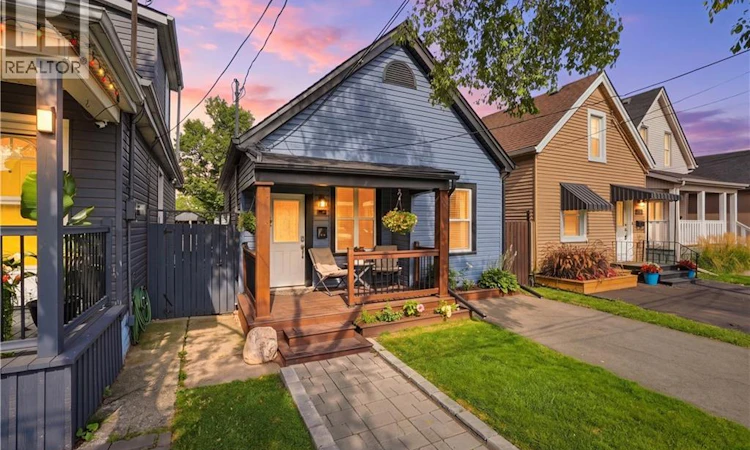 67 Robins Avenue