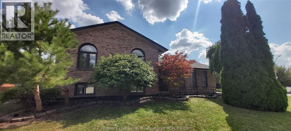 8339 Kingston Crescent, Windsor, ON, N8S 4R7
