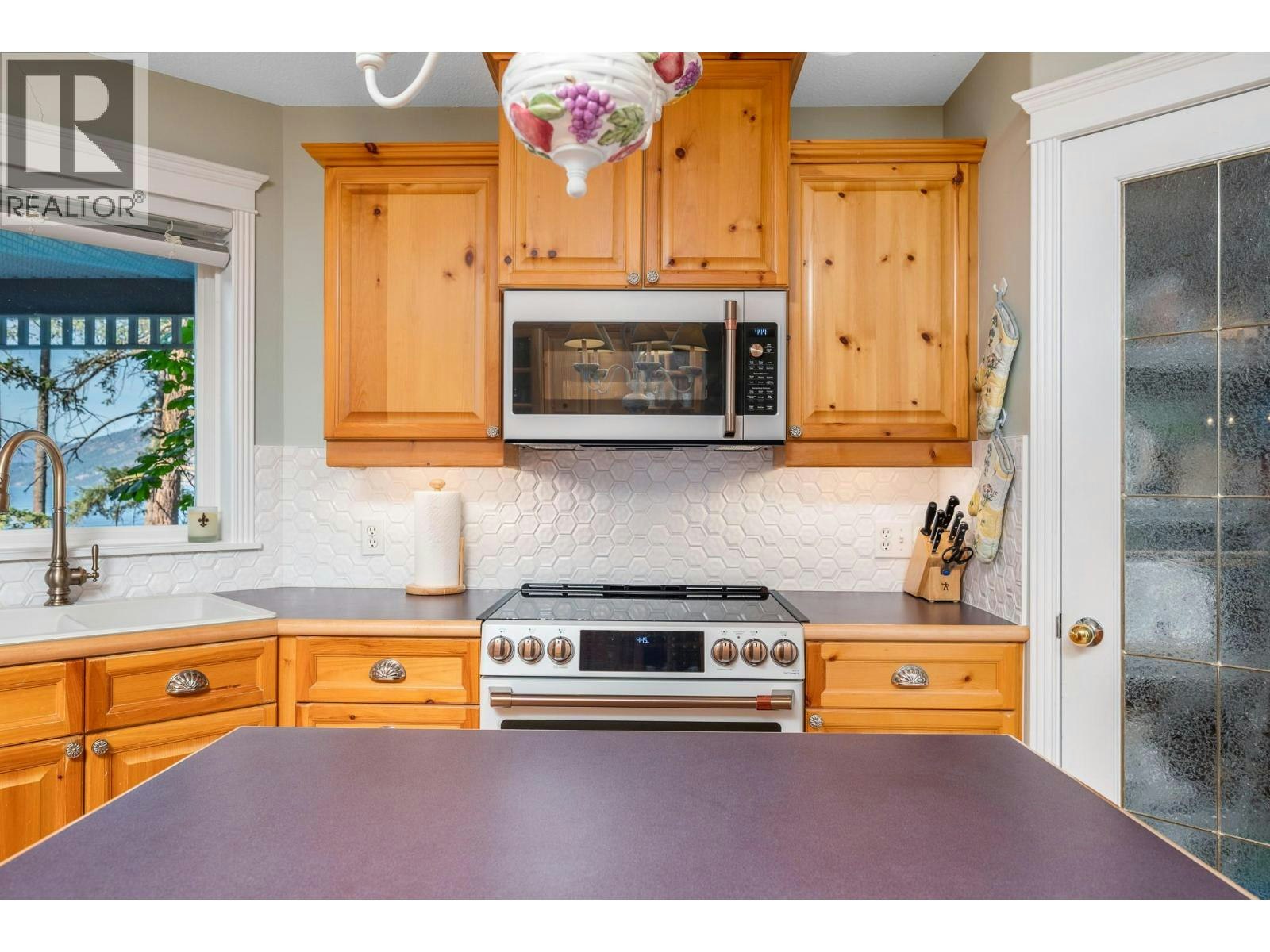 9725 Cameron Road, Vernon, BC, V1H 1K9 - 16