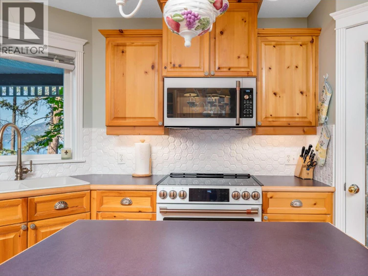 9725 Cameron Road, Vernon, BC, V1H 1K9 - 16