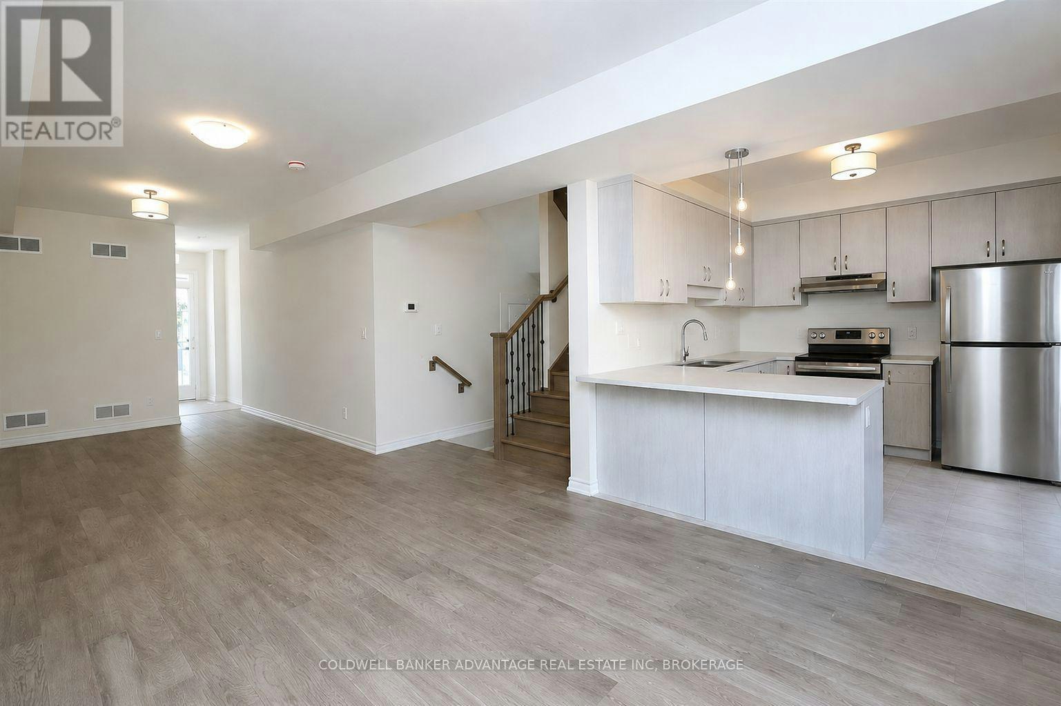 138 Renfrew Trail, Welland, ON, L3C 0K2 - 8