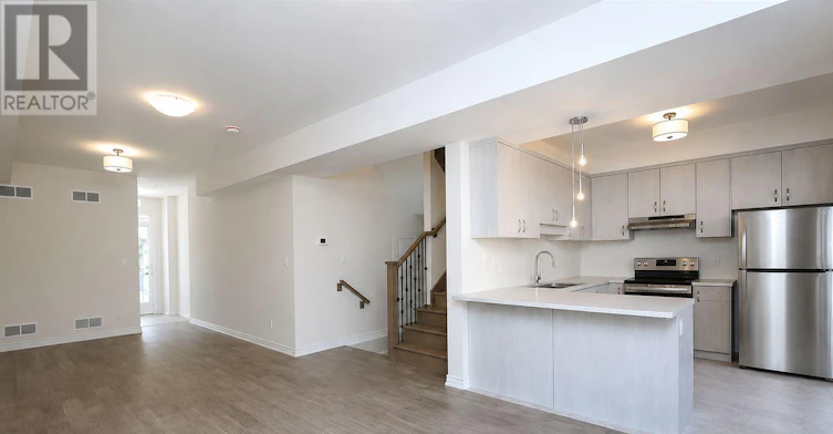 138 Renfrew Trail, Welland, ON, L3C 0K2 - 8