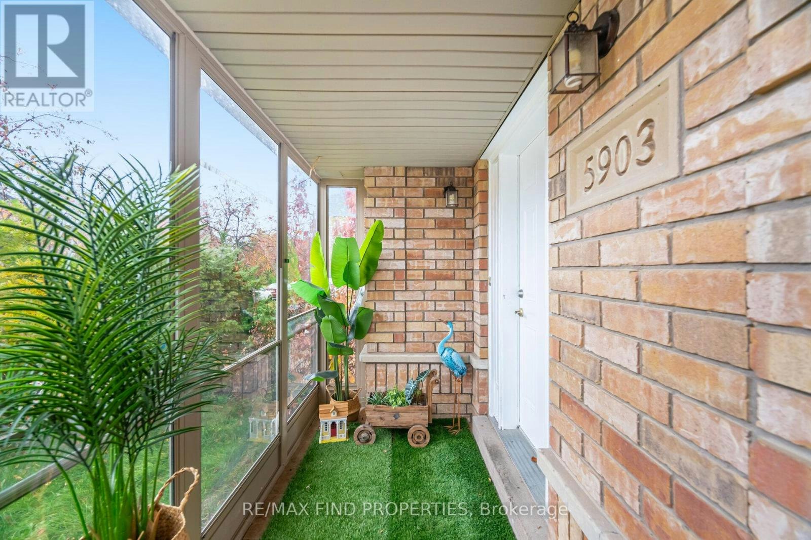 5903 Shelford Terrace, Mississauga, ON, L5M 6K2 - 7
