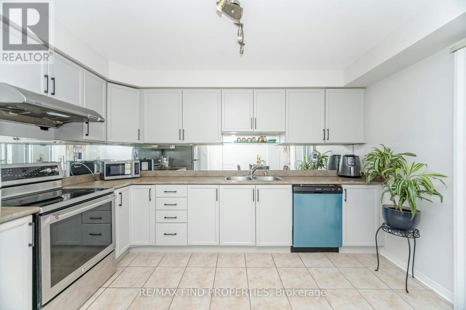 5903 Shelford Terrace, Mississauga, ON, L5M 6K2 - 18