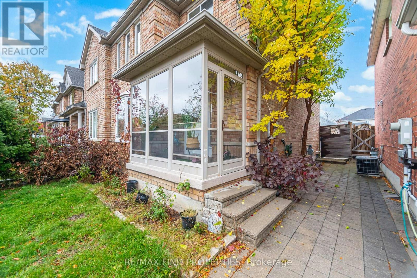 5903 Shelford Terrace, Mississauga, ON, L5M 6K2 - 6