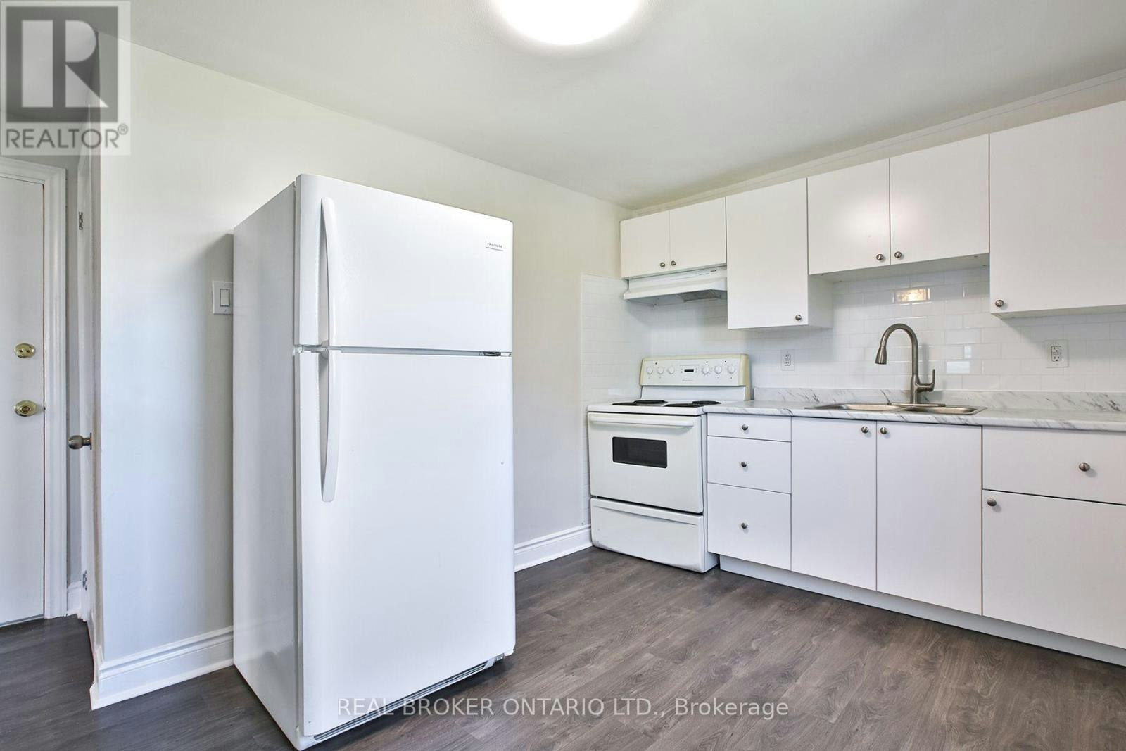 252 Sixth Street, Toronto, ON, M8V 3A7 - 4