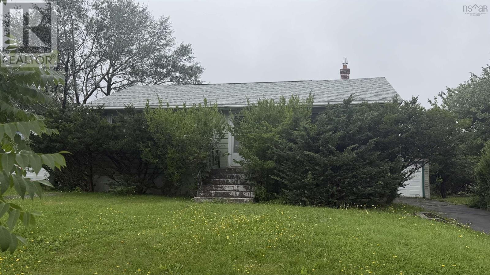 6 Lucien Drive, Dartmouth, NS, B2W 2H8