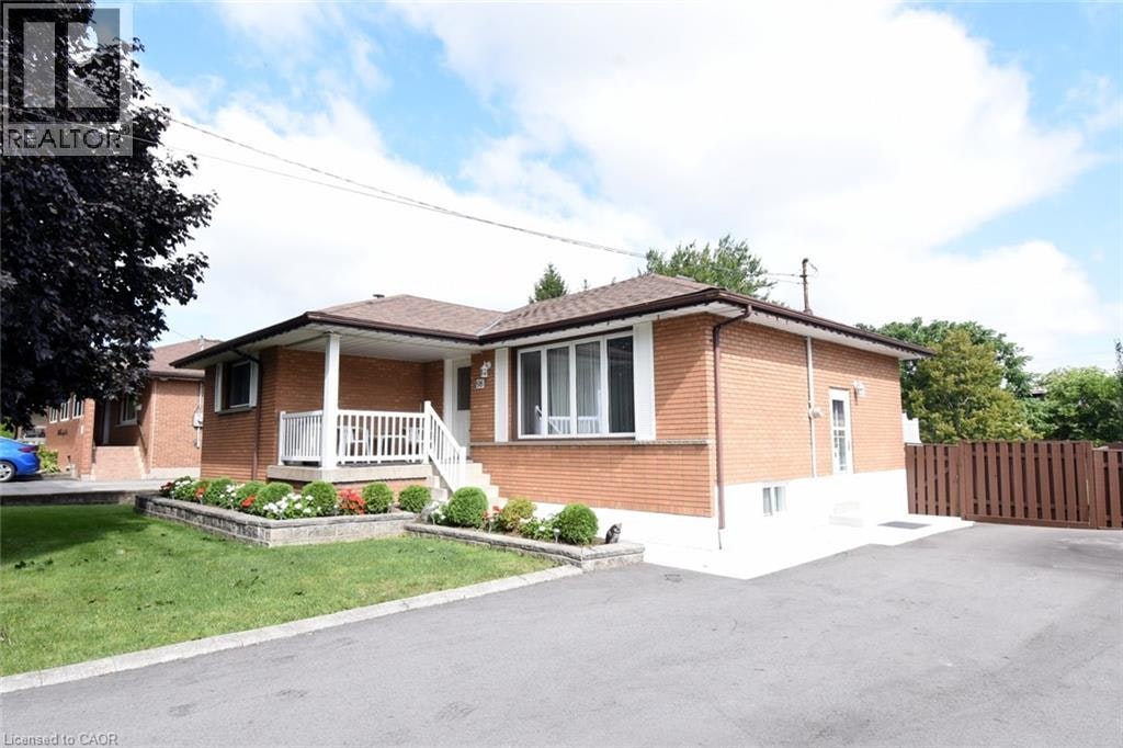 98 Kennedy Avenue, Hamilton, ON, L9B 1C7
