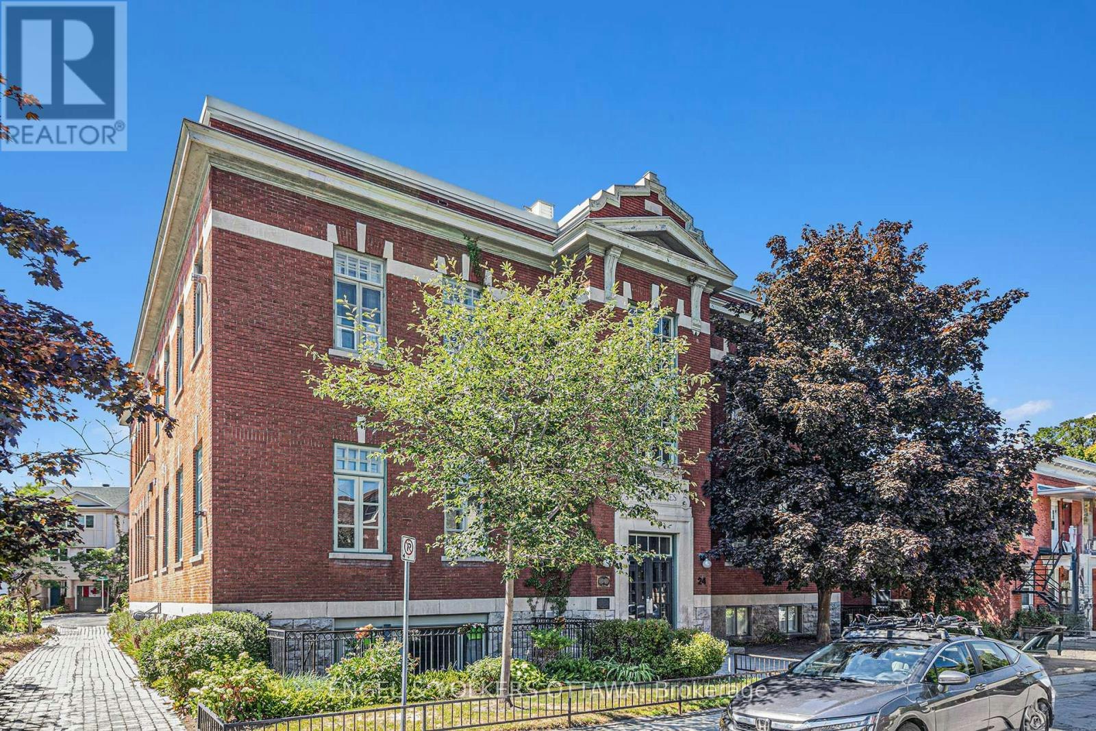 203-24 Springfield Road, Ottawa, ON, K1M 1C9