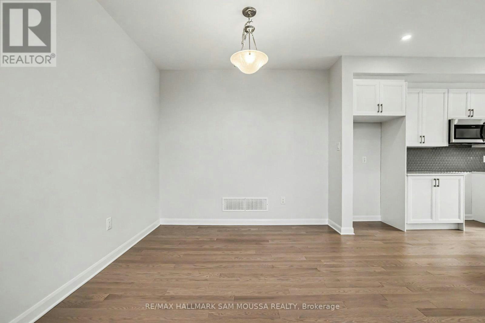 886 Eileen Vollick Crescent, Ottawa, ON, K2W 0M8 - 6