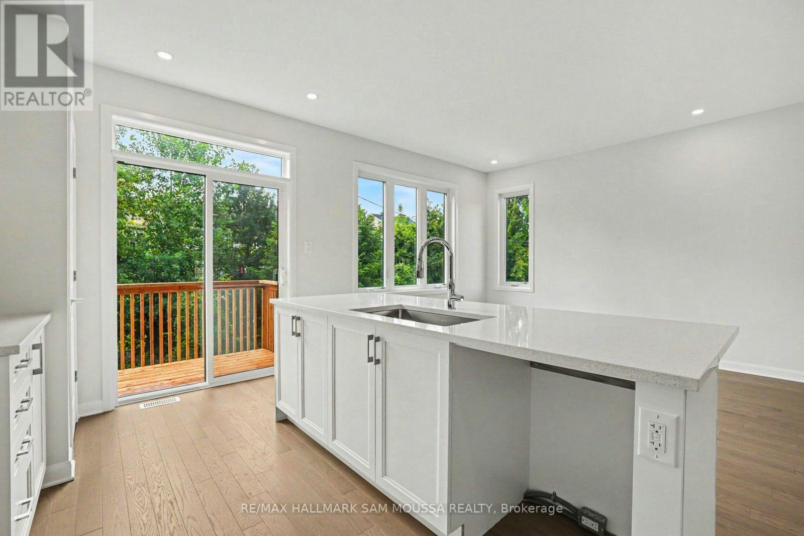 886 Eileen Vollick Crescent, Ottawa, ON, K2W 0M8 - 10