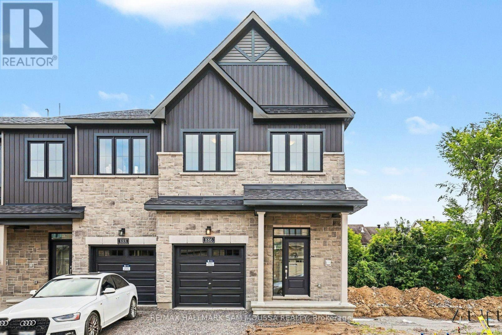 886 Eileen Vollick Crescent, Ottawa, ON, K2W 0M8 - 2