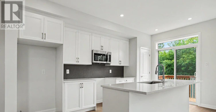 886 Eileen Vollick Crescent, Ottawa, ON, K2W 0M8 - 7